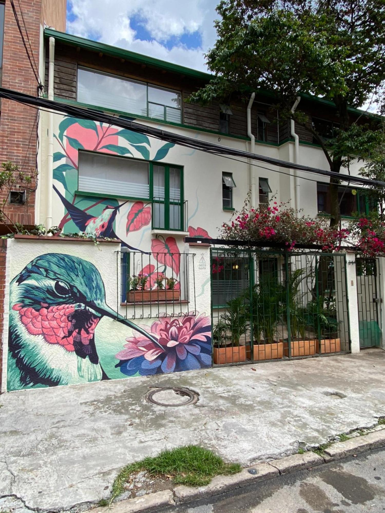 Casa Coliv-Bri Bed & Breakfast Bogota Exterior photo